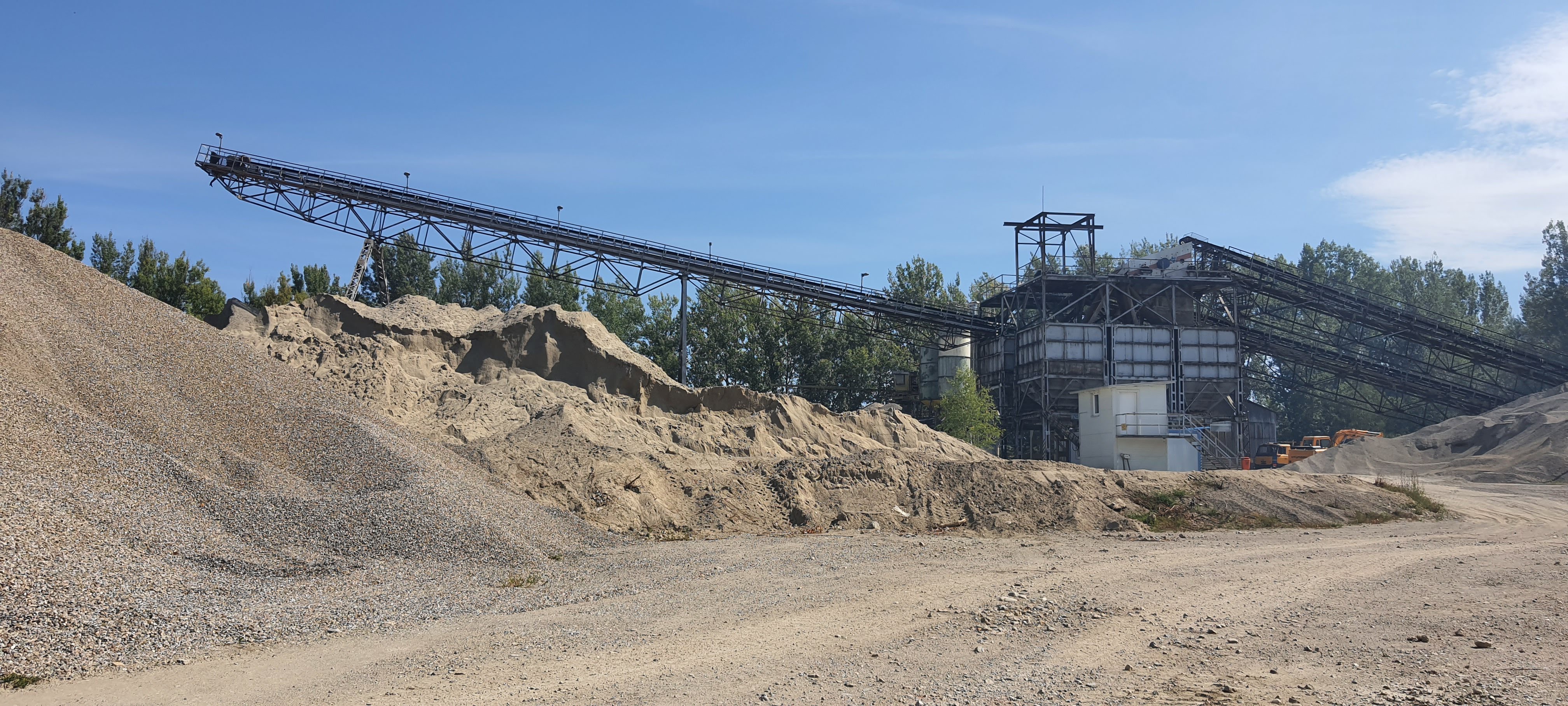 Spracovanie kameniva v Štrkovni Lednické Rovne